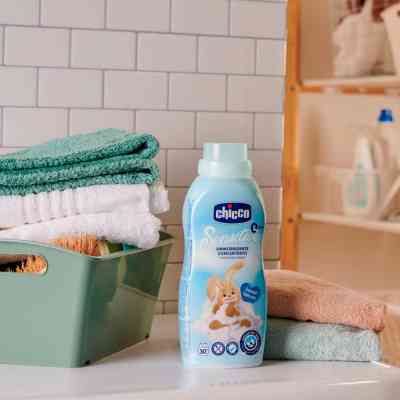 Кондиционер для белья Chicco Sensitive Sweet Talcum смягчитель тканей 750 мл (8058664103126) Винница