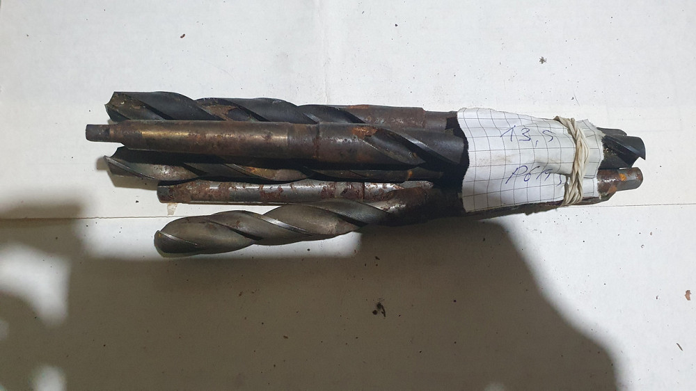 Сверло с коническим хвостовиком 13.5 мм. Р6М5. СССР. Харьков - изображение 1