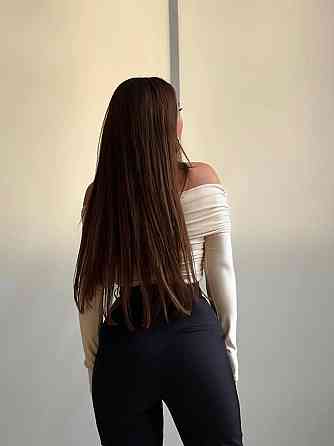 Жіночий романтичний лонгслів з відкритими плечима та витонченою драпіровкою трикотаж масло Одеса