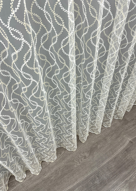 Тюль VR-Textil 1833т Фатин с вышивкой и люрексом Молочный с золотистым 300х270 см (40-188) Киев - изображение 8