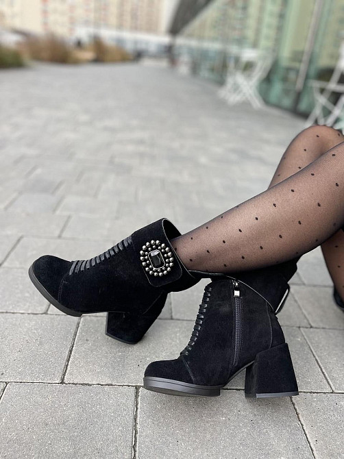 Crisma Черевики жіночі CRISMA чорні замша натуральна каблук 7.5см висота 10см розміри 36-39 (29 Коломыя - изображение 3