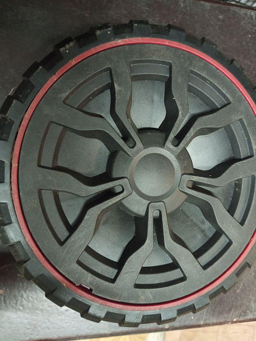 Колесо Аккумуляторной бесщеточной газонокосилки PARKSIDE PERFORMANCE PRMA 40-LI B2 Б/У Полтава - изображение 1