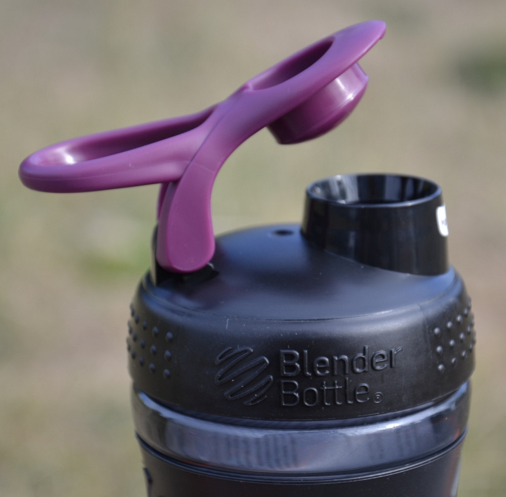 Шейкер спортивний (пляшка) BlenderBottle SportMixer Flip 20oz/590ml Black/Plum Каменское - изображение 5