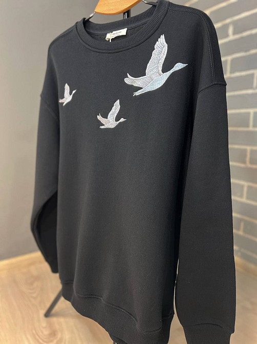 Світшот жіночий Pepper&mint 24-18 вишивка птахи оверсайз утепленний чорний, чорний, M Київ - фото 12