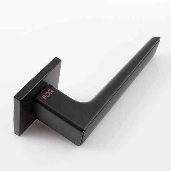 RDA Ручка Line мат чорний R ф/з (роз 6мм) Київ