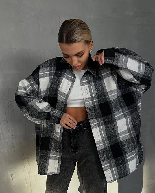 Жіноча трендова сорочка вільного крою з принтом клітинка Одеса - фото 1