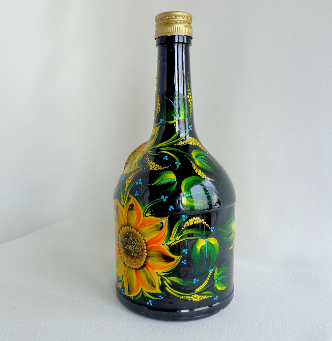 Декоративная интерьерная бутылка с авторской росписью 