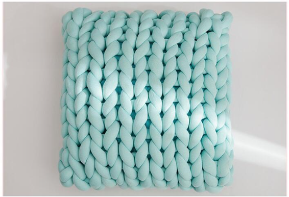 Подушка декоративная 40х40 см крупной вязки из толстой пряжи техника OHHIO разные цвета СВЕТЛО СЕРАЯ Кременчуг - изображение 8