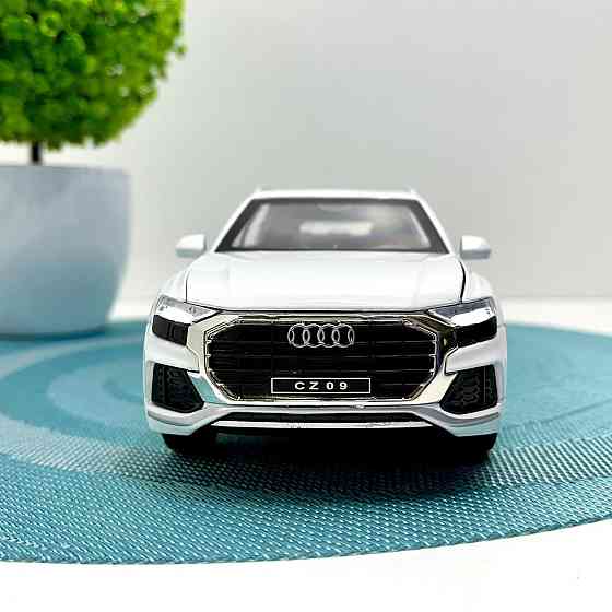 Машинка металева TK Union Group Audi Q8 відчиняються двері капот багажник масштаб 1:24 Біла (GT-5250) Чернігів