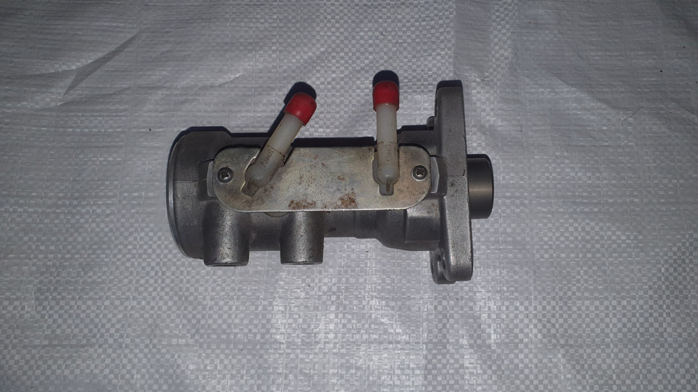 Цилиндр тормозной главный (E1) ISUZU, Богдан. Харьков - изображение 1