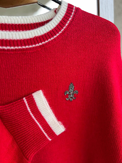 Светр жіночий A-N 6101 широкий оверсайз прикраса вензель попереду з камінням, червоний, one size Київ - фото 11