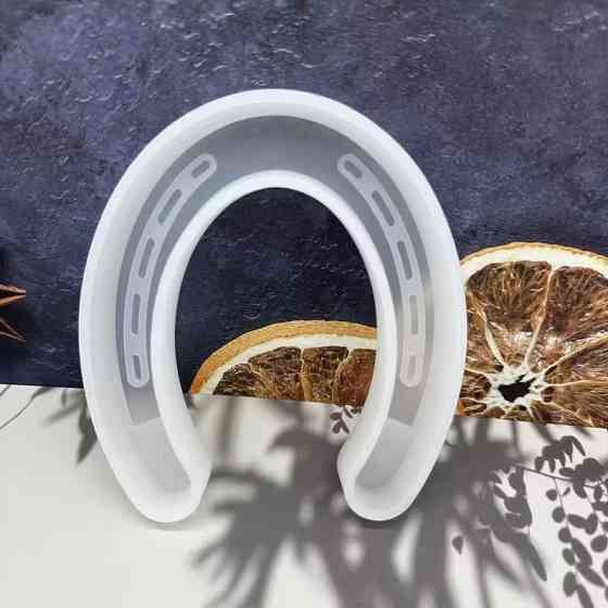 Силиконовая форма-подкова для свечей, смолы и гипса — белая Киев