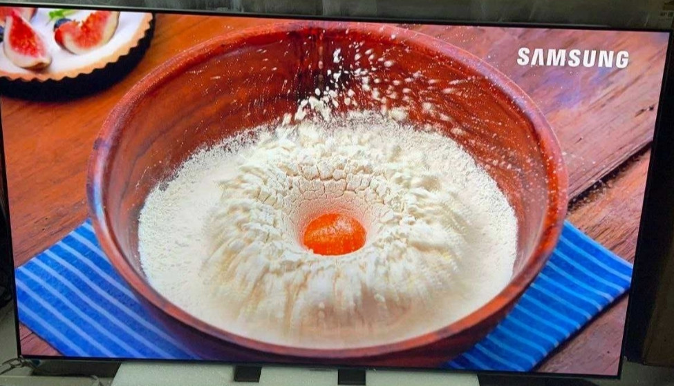 Телевизор Безрамный: 65