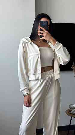 Жіночий плюшевий прогулянковий костюм трійка: кофта топ і штани велюр Одеса