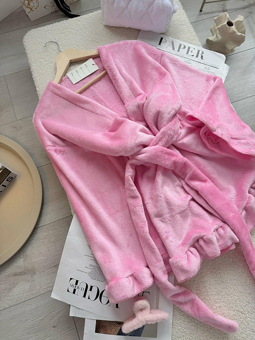 Жіночий теплий короткий халат на запах з рюшами Одеса - фото 3