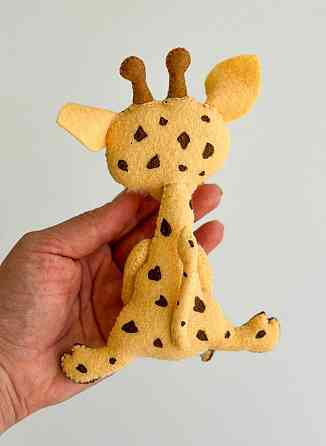 М’яка фетрова іграшка жираф ручної роботи – безпечна розвиваюча іграшка Київ
