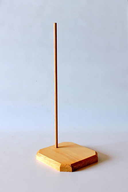 Подставка для кукол 