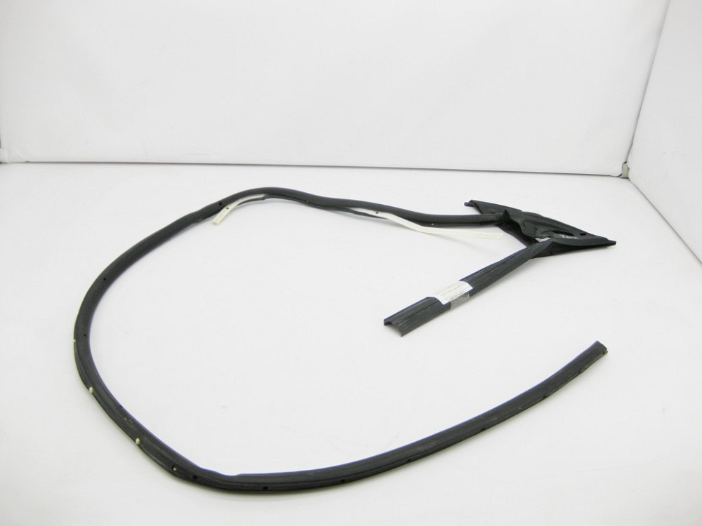 Mercedes-Benz  A2097200254 Ущільнювач над правим опускним склом CLK C209 Одеса - фото 1