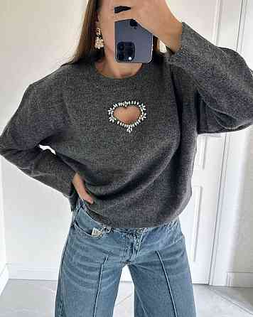 Жіночий светр універсального розміру з вирізом у формі серця машинне в'язання Антрацит Одеса