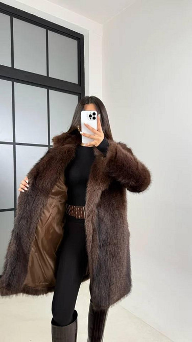Женская шуба объемного кроя с классическим воротником из искусственного меха Шоколад, 42 Одесса - изображение 2
