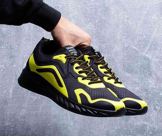 Кросівки Чоловічі Чорні Тканинні Boost Пінка Жовті (розміри: 44) Дніпро