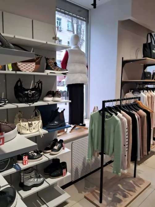 Пересічення Січових стрільців і Старокозацької. Червона лінія з окремим входом, великі вікна по периметру. Гарний автомобільний і пішохідний трафік. В Дніпро - фото 7