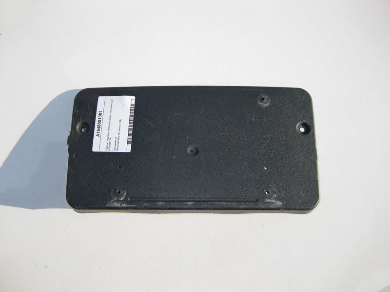 Mercedes-Benz  A1648851381 Подіум - накладка номерного знака USA ML W164 до рестайлу Одесса - изображение 1