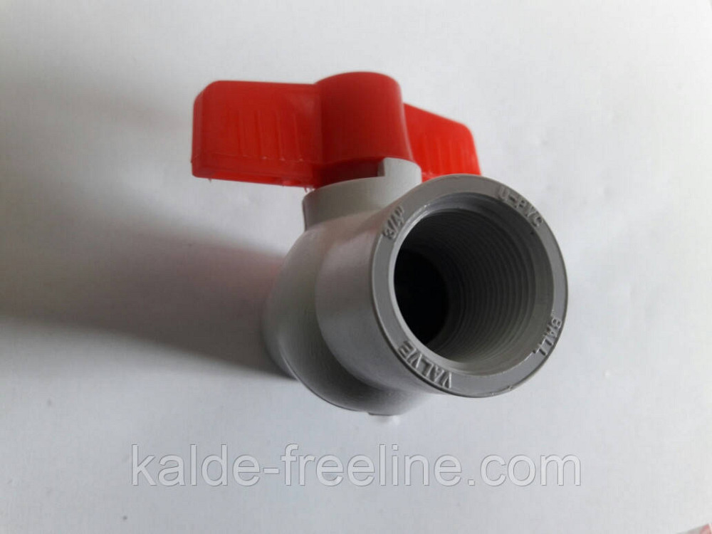 Кран пластиковый с резьбой 1 1/2