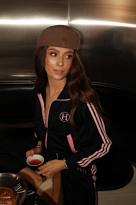 Женский трендовый костюм двойка: кофта и штаны с лампасами турецкая трехнитка Черный, 48/50 Одесса - изображение 9