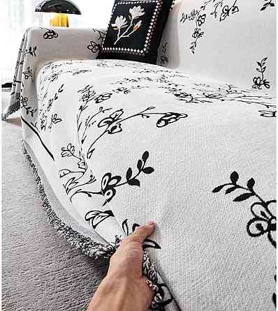 Плед покрывало для дивана и кровати,чехол накидка для мягкой мебели 180х230 см,белый с черным цветочным узором Каменец-Подольский