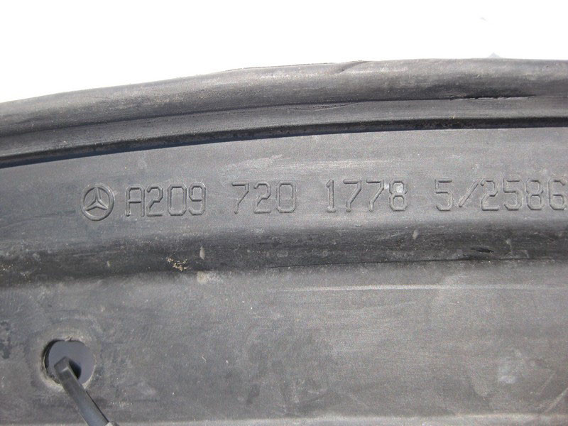 Mercedes-Benz  A2097201778 Ущільнювальна гумка передніх дверей до лівого крила CLK C209 Одеса - фото 3
