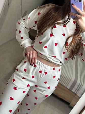 Женский уютный домашний костюм двойка с сердечками турецкий плюш-велюр Молочный, 46/48 Одесса