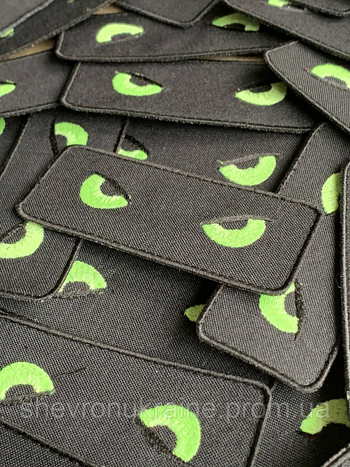 Друкований шеврон що світиться ЧОРНІ ЗЛІ ОЧІ (Форма прямокутна. На липучці) Розмір 4x10см Київ - фото 3