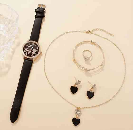 Подарочный набор для женщин Сердца наручные часы браслет кольцо ожерелье и серьги черный Киев