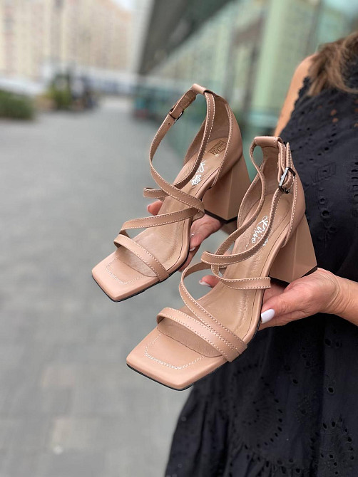 LIRIO Жіночі босоніжки шкіряні капучино, з квадратним носком на підборах LIRIO L0195 р. 35-40 3 Коломыя - изображение 1