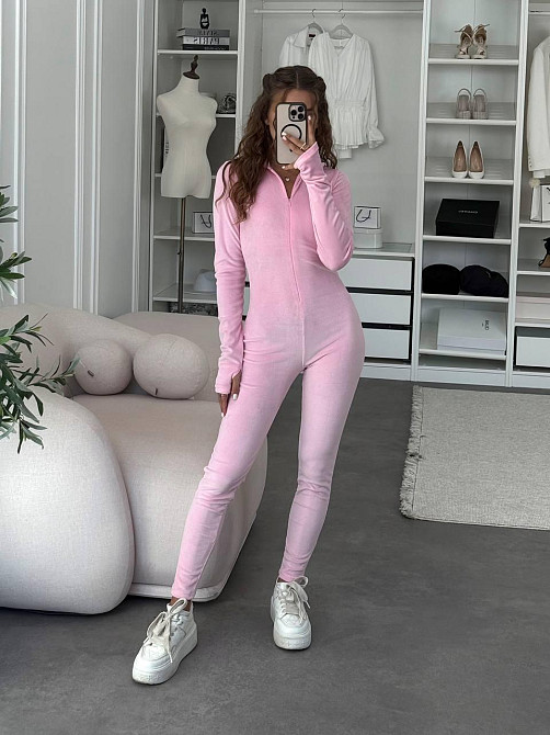 Женский облегающий комбинезон из турецкого велюра Барби, 44/46 Одесса - изображение 2