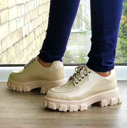 Жіночі Бежеві Туфлі Кросівки на Танкетці Сліпони Лакові Мокасини (розміри: 36,37,38,39,40,41) — 6-20 Дніпро