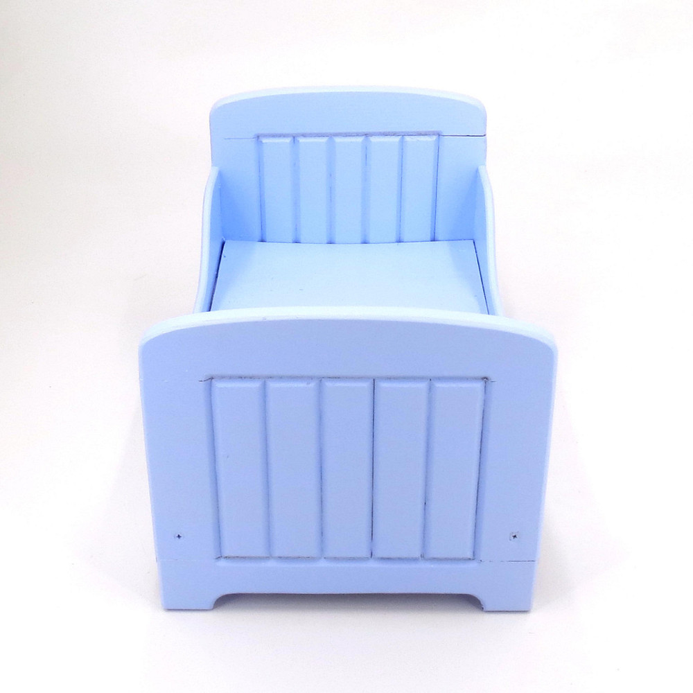 Кровать для кукол 