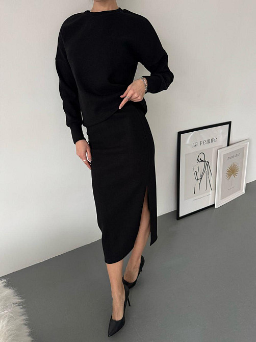 Жіночий стильний теплий костюм двійка з розрізом збоку Одеса - фото 3