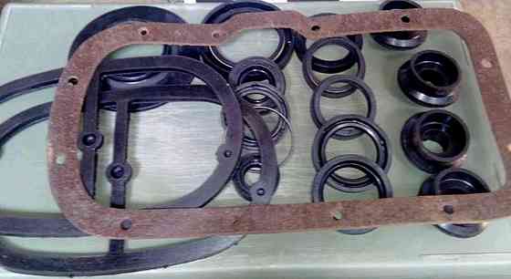 Сальники (набор) УРАЛ (полный, + прокладка поддона) Мукачево