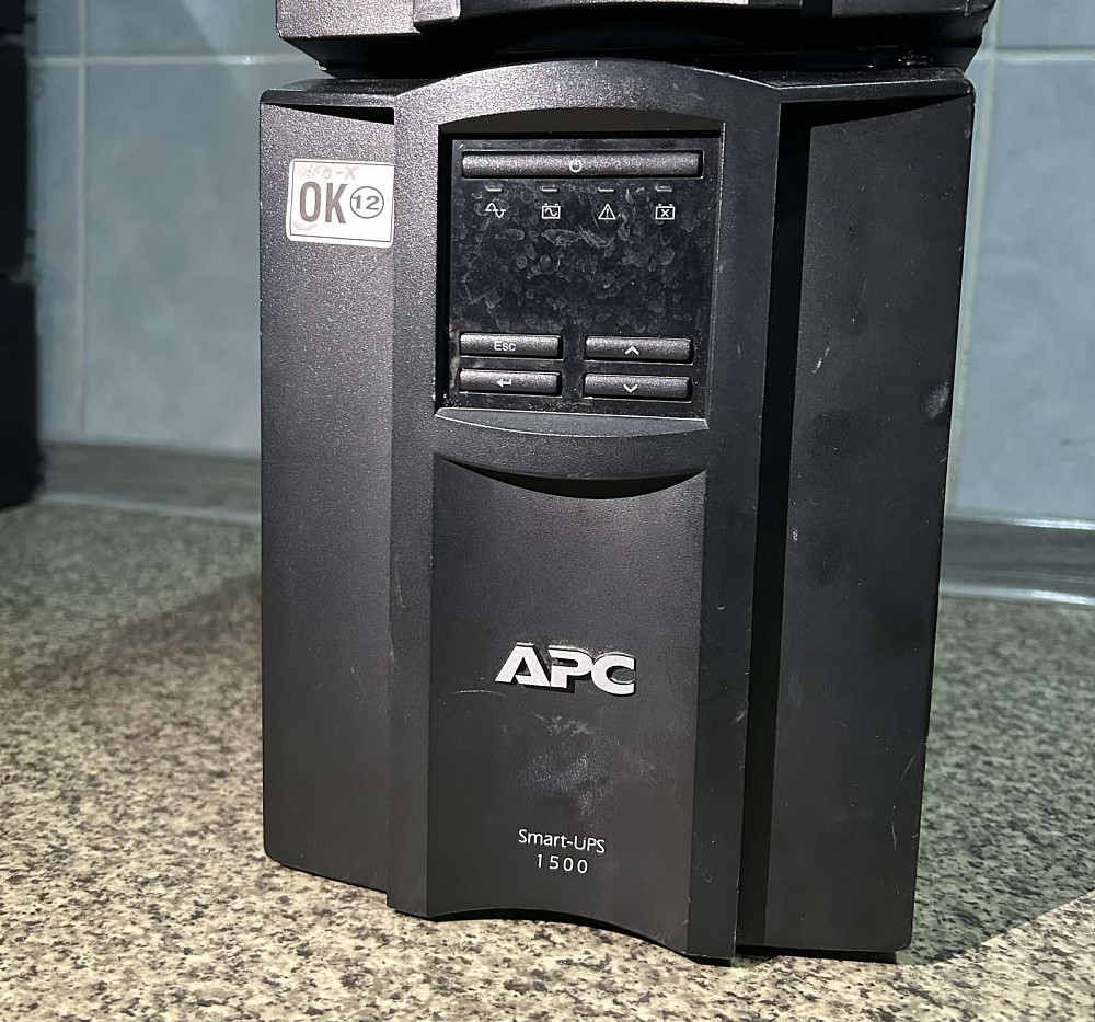 Блок безперебійного живлення APC SMT 1500I (Б клас) Луцьк - фото 1