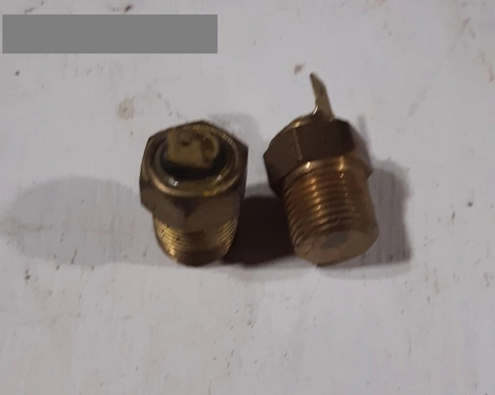 Датчик аварійної температури води (штекерне під'єднання) ТМ-111 МТЗ. Харків - фото 1