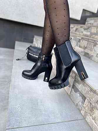 Жіночі черевики VELONY чорні натуральна шкіра каблук 9см висота 11см (71A-4-2) Коломия