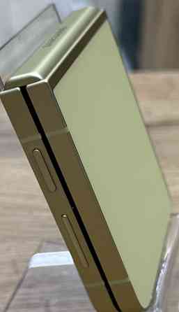 Смартфон Samsung Flip 6 12/256Gb. Киев