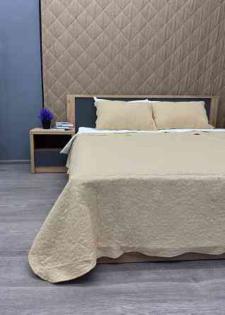 Покривало стьобане з наволочками Expo Trade листя 220x220 (+-10 см) бежевий (85-150) Київ