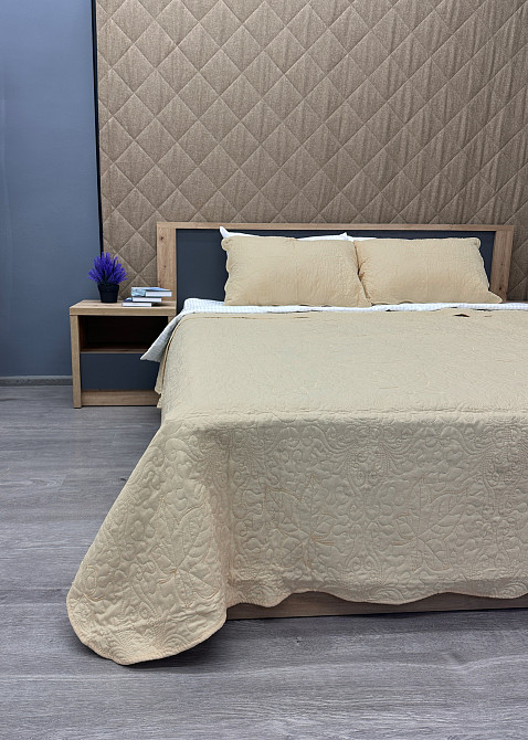 Покривало стьобане з наволочками Expo Trade листя 220x220 (+-10 см) бежевий (85-150) Київ - фото 5