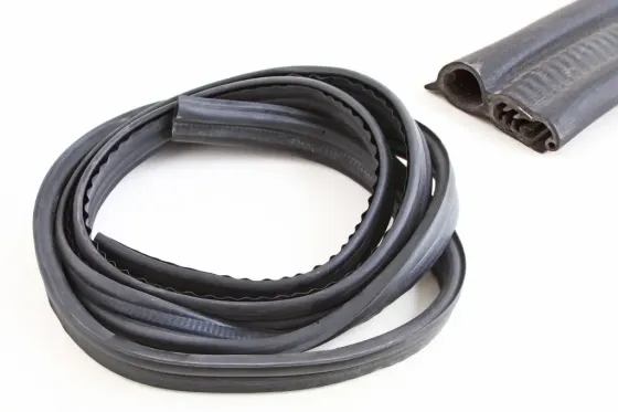 Уплотнитель багажника 1118 БРТ (301 см) Винница