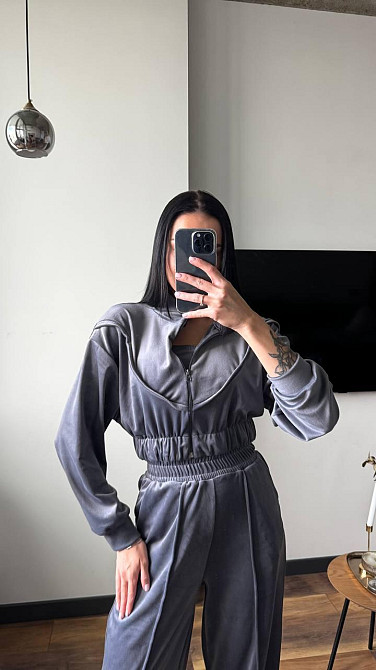 Женский плюшевый костюм тройка: кофта топ и штаны велюр Графит, 44/46 Одесса - изображение 5