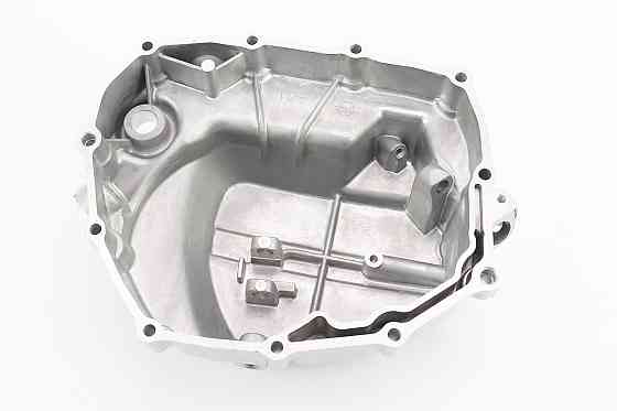 Кришка двигуна права Київ