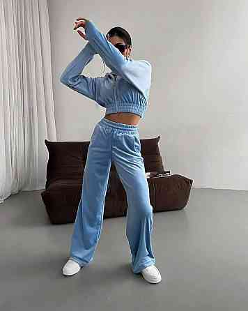 Женский повседневный велюровый костюм двойка с широкими брюками и укороченной кофтой плюшевый велюр Голубой, 46/48 Одесса